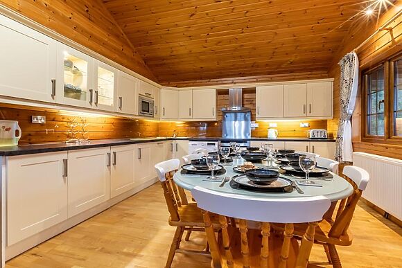Clovelly Lakes Snow Goose Lodge Sixteen