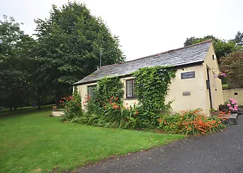 View towards this studio-style property with use of shared garden