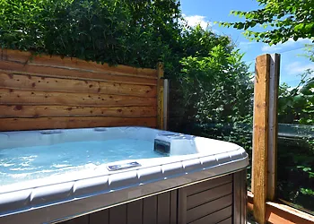 Private hot tub