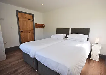 Twin bedroom