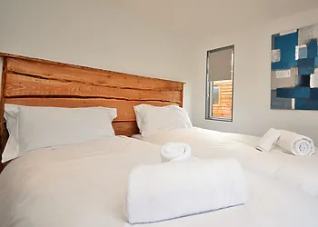 Twin bedroom
