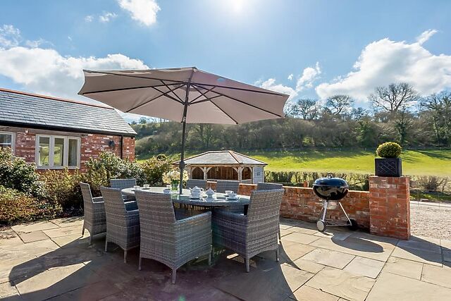 Woodbury Meadow Barn