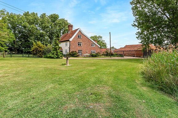 The Farm House At Shelton