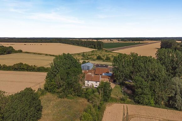The Farm House At Shelton