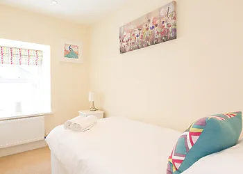 A gorgeous single bedroom 