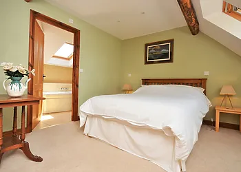 Lovely double bedroom in the upper barn