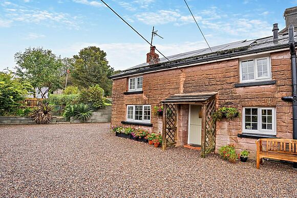 Kidwelly Hillside Cottage