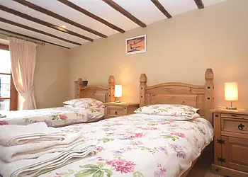 Twin bedroom