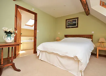 Double bedroom with original roof timbers