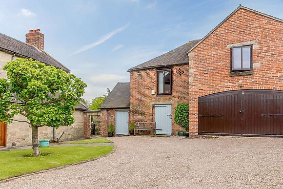 The Old Hall Farmhouse Barn