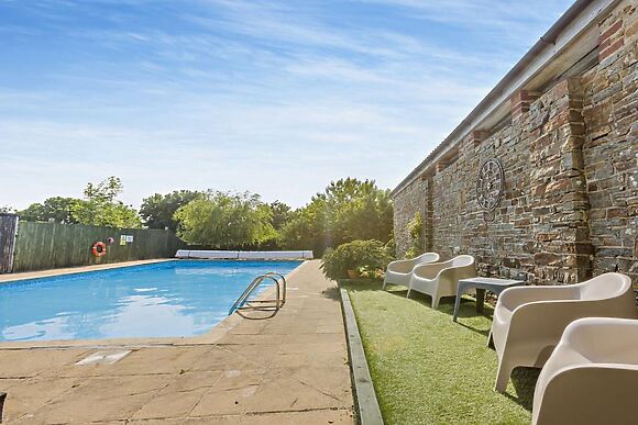 Country Life Casscade Cottage
