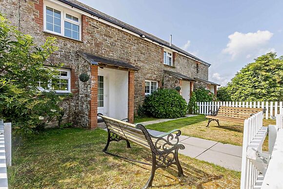 Country Life Casscade Cottage