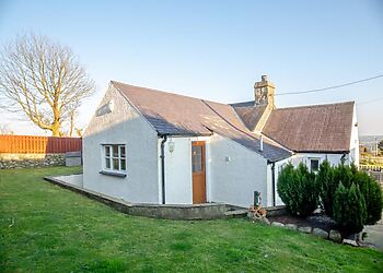 Bryn Refail Bach
