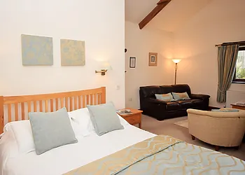 King-size bedroom suite