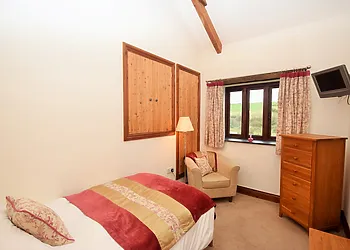 Single bedroom with ensuite