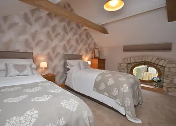 Twin bedroom