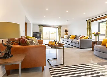 Room for everyone in the Lounge