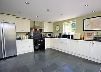 Spacious, well-equipped kitchen