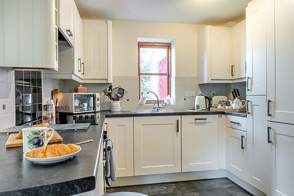 Honeysuckle Cottage - Wellstone