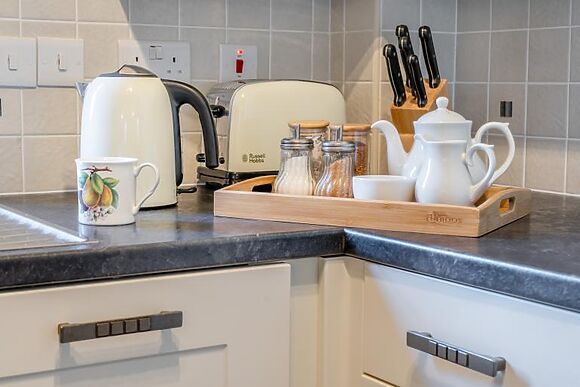 Honeysuckle Cottage - Wellstone