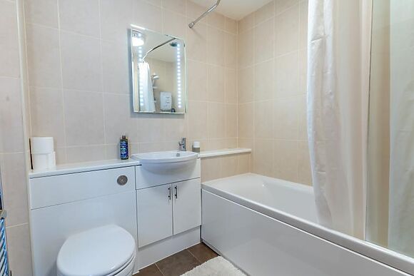 Honeysuckle Cottage - Wellstone