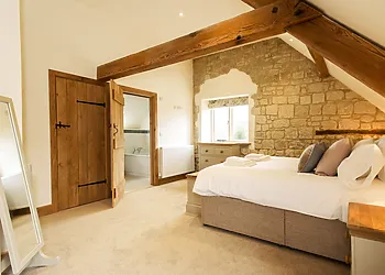King-size bedroom with en-suite bathroom