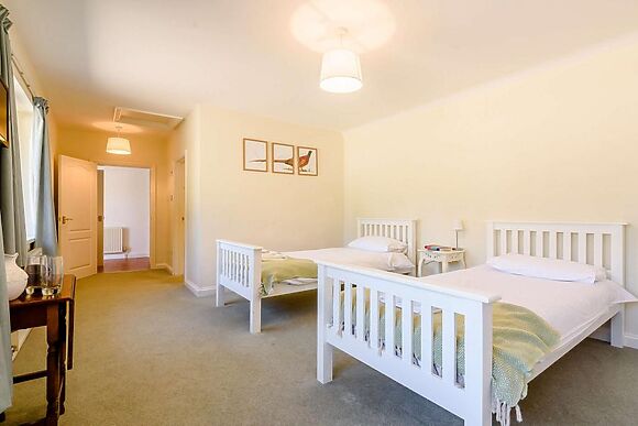 Orchard Barn And Thames View