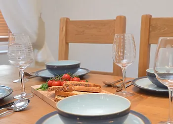 Dining room detail