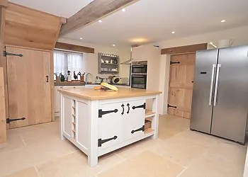 Well-equipped kitchen