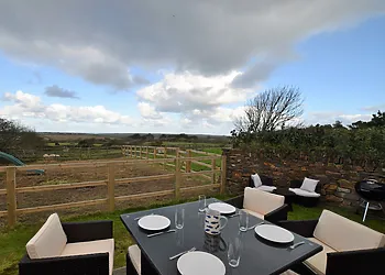 Take in the views with a bite to eat