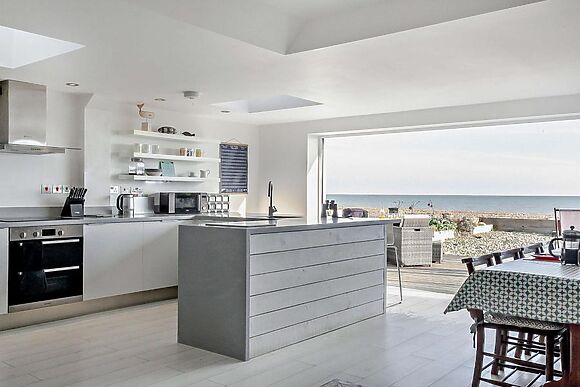 Stones Throw Beach Retreat