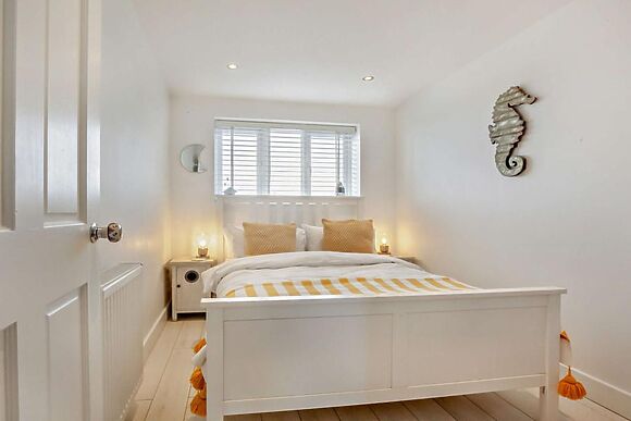 Stones Throw Beach Retreat