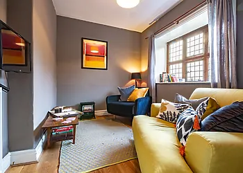 Cosy snug with books, TV and games