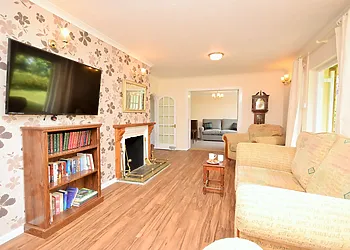 Lounge area with seperate snug