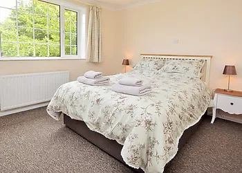 King size bedroom