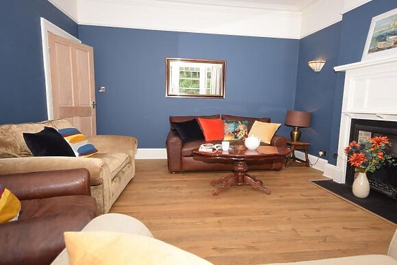 Hillview Villa