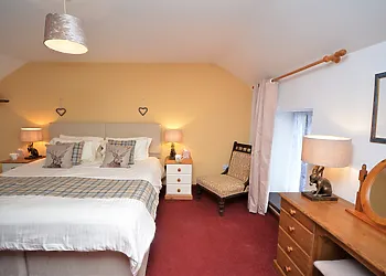 Zip and Link bed, can me made up as a twin