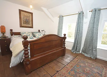 Spacious double bedroom