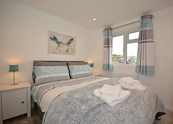 Second double bedroom with TV