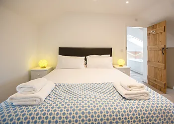 Master family king bedroom with en-suite and additional single bed
