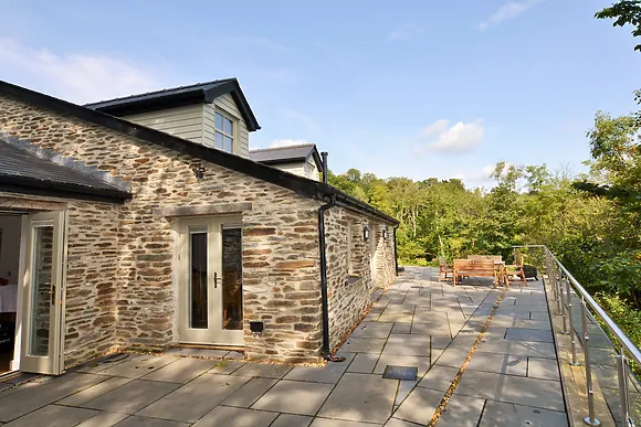 Penybont At Pentre Cwrt