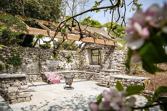 The White Cottage