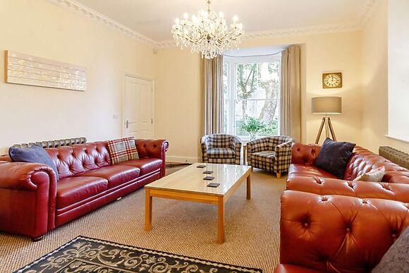 Bagshot House