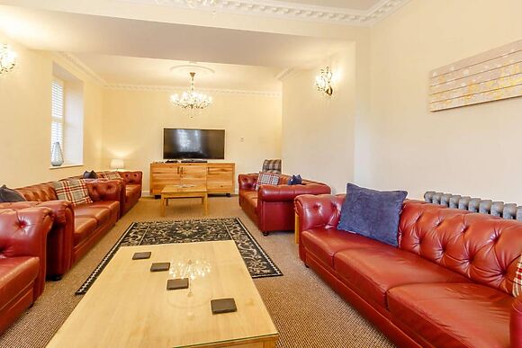 Bagshot House