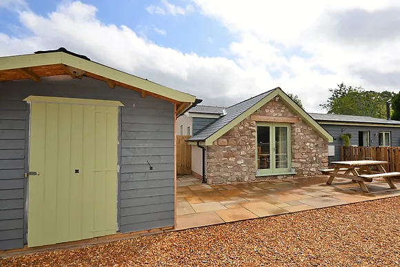 The Canal Hot Tub Cottage