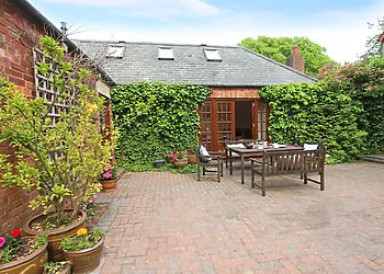 Pretty courtyard-style patio area for al fresco dining