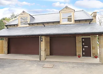 Contemporary first floor apartment for two