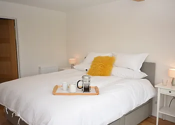 King-size bedroom with en-suite bathroom
