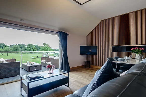 Loch Carlingwark Lodge 2