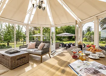 A large conservatory to enjoy your breakfast